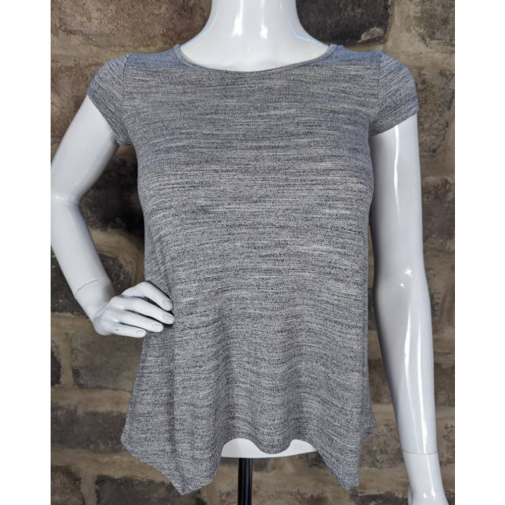 SO Top Heather Gray Woman's Junior's Size 7/8‎ Short Sleeve Shark Bite Hem